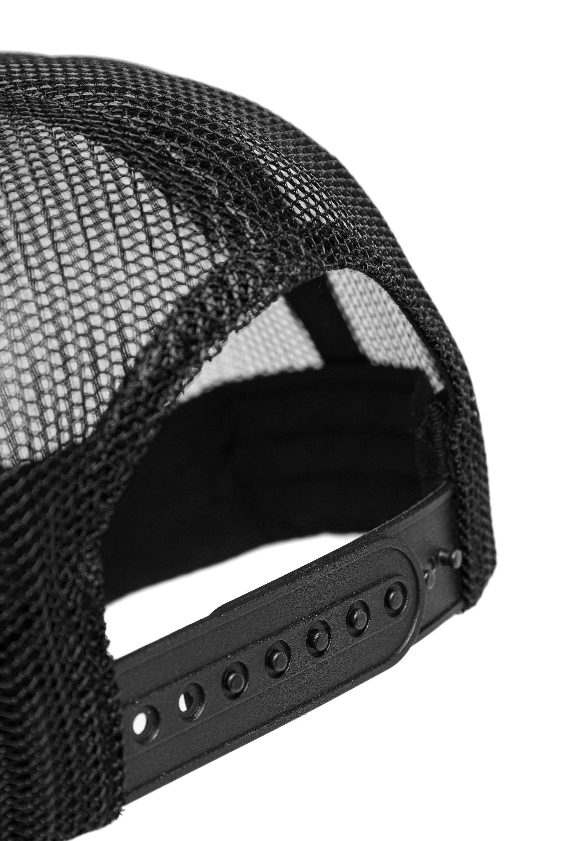 adjustable mesh black trucker hat
