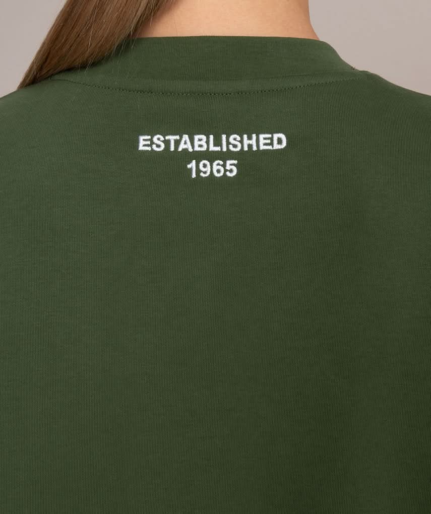 golds gym established 1965 green sweater